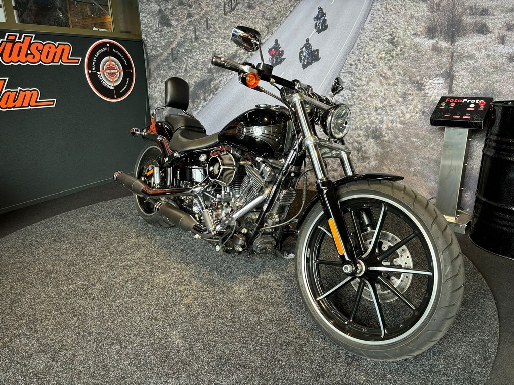 Harley-Davidson 