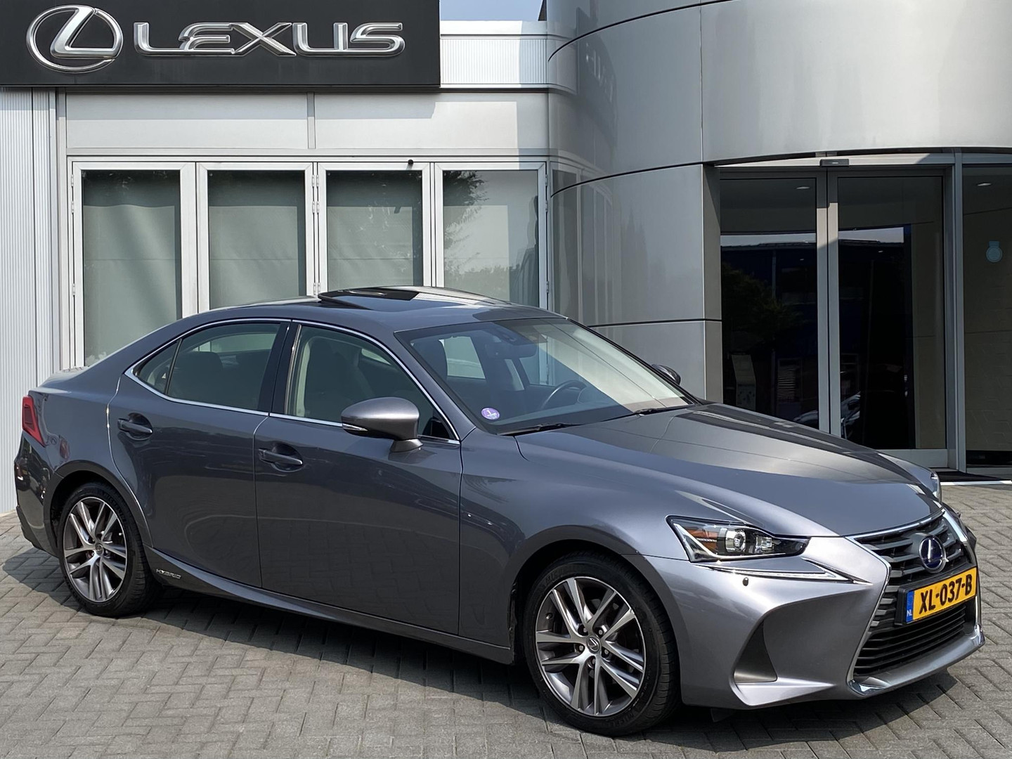 Lexus IS