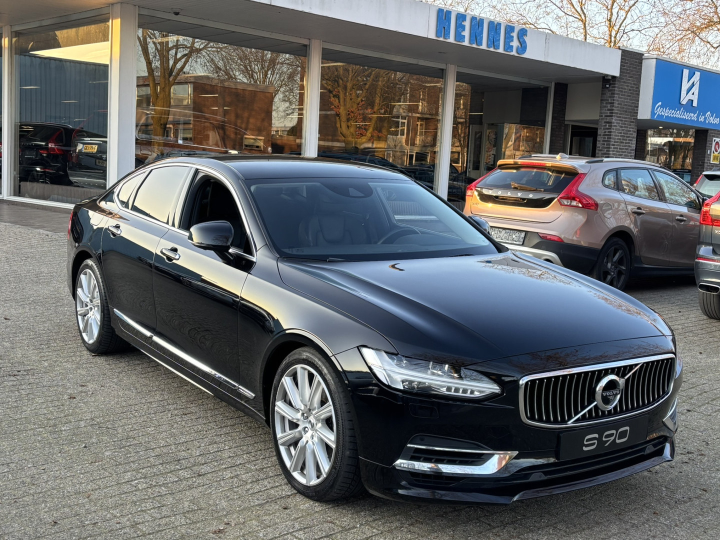 Volvo S90